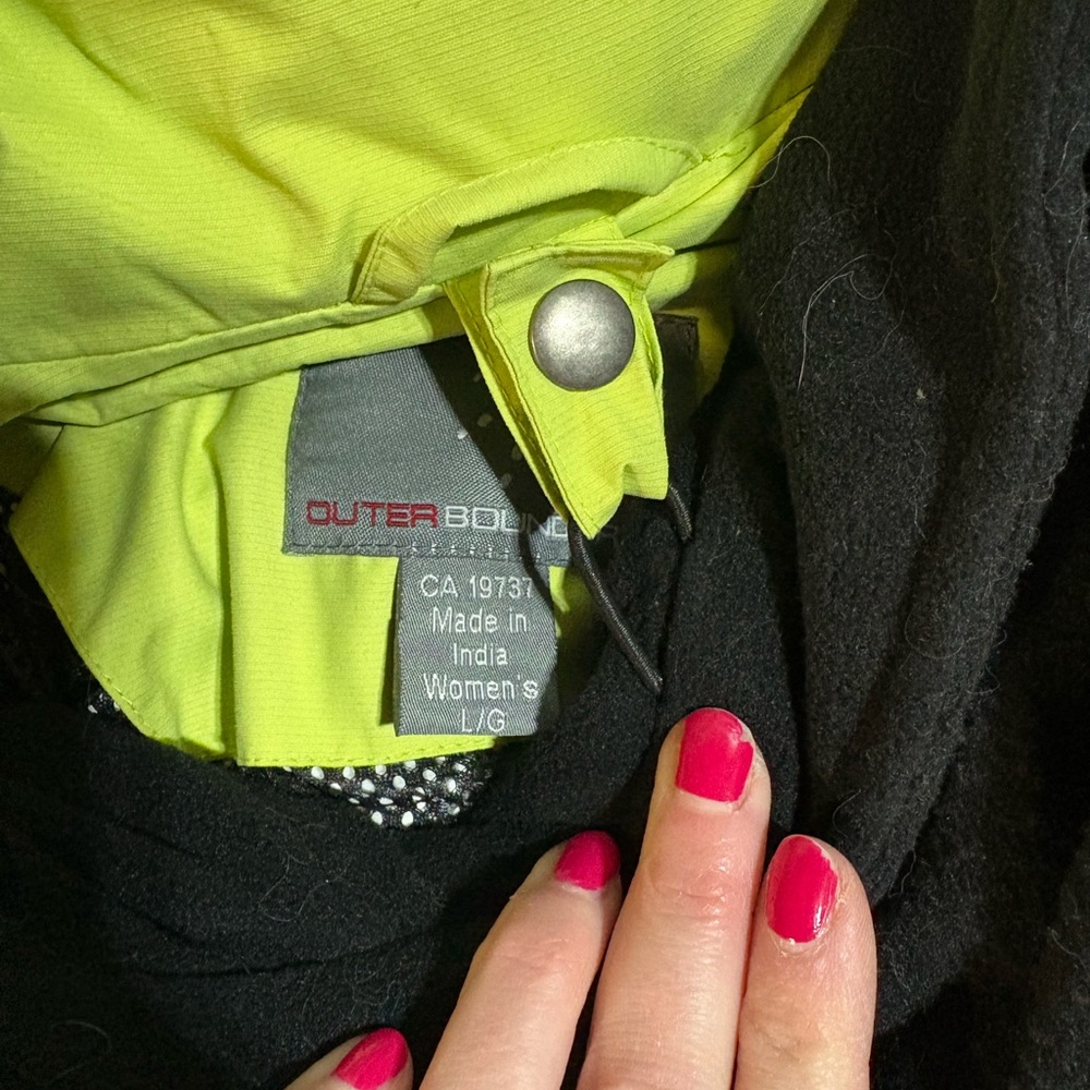 Women’s Lime Green Hooded Winter Jacket with Fleece inside! Size L - Picture 4 of 5